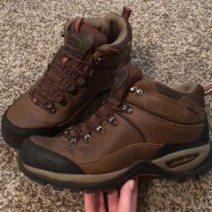 Men’s hiking boots
